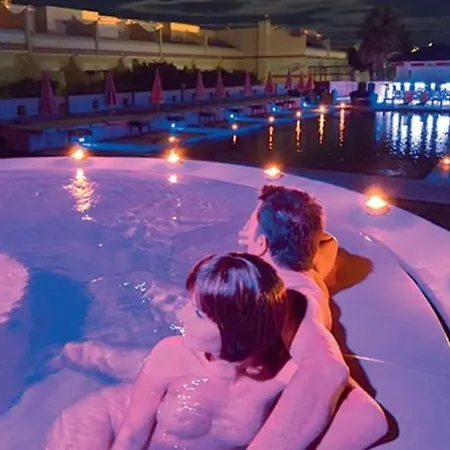 Naturiste Cap D'Agde Jardin D'Eden-Reserve Aux Couples-Swimming Pool Jaccuzzi *